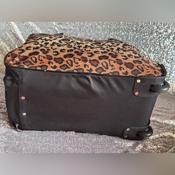 DEJUNO Large Cheetah Stripes Carry On Travel Bag Suitcase - Picture 8 of 16